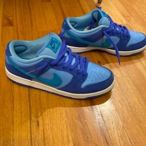 Nike SB Dunk Low Blue Raspberry